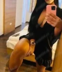 Bruneta cu forme dulce și apetisanta - imagine 2