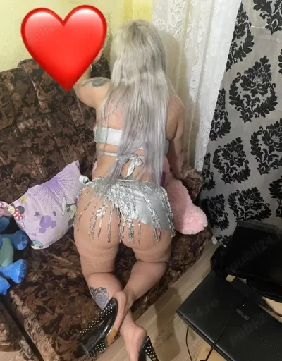 Rebecca am locatie fac si deplasari