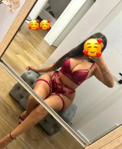 Adela doar pentru doua zile în oras