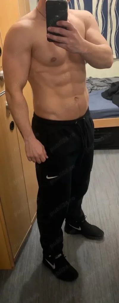 Bărbat pentru Doamne și domnișoare