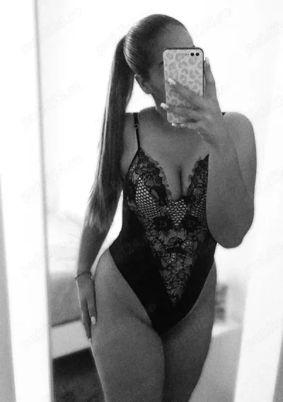 O bruneta apetisanta , carismatica si veritabila!!