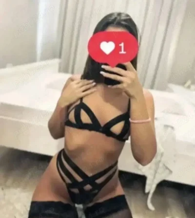 Nou stop bruneta focosa fac și deplasări