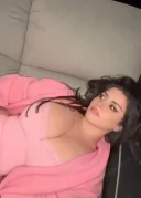 O Foxi cu forme naturala si incitanta - imagine 1