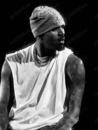 1.80cm brunet tatuat Man For Women (Bărbat pentru Femei sau cupluri)