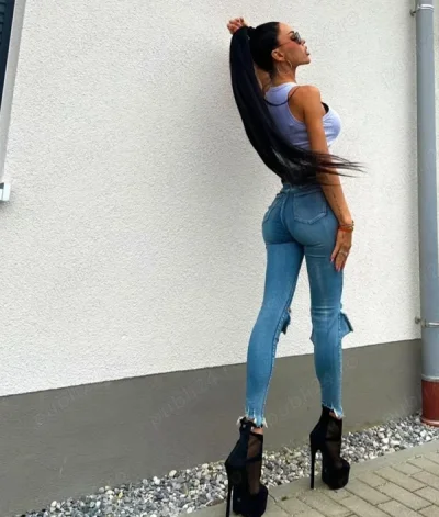 Bruneta top pentru câteva zile !!!