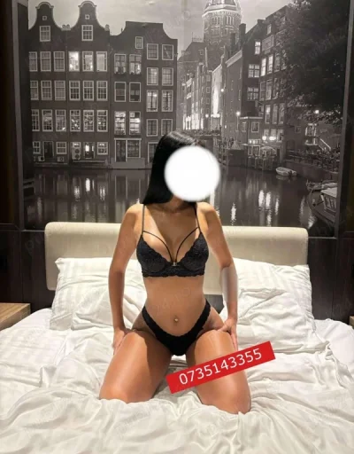 Ana, 19 ani, fac doar deplasari