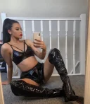 Brunetă nouă. - imagine 1