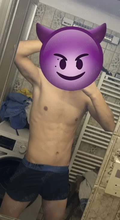 Caut o fată pentru of