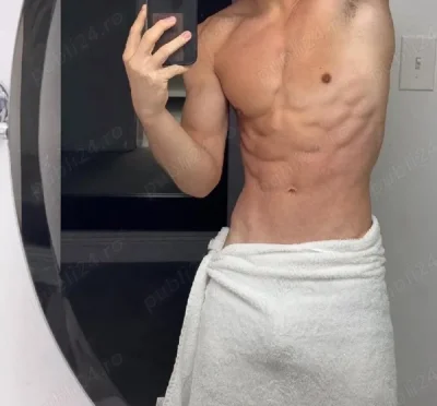 Mă numesc Marius am 26 de ani