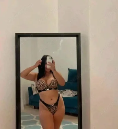 Ma numes Ema pina data aic la voii in orassul vostru