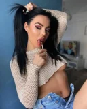 Denisa studentă expertă in amor - imagine 1