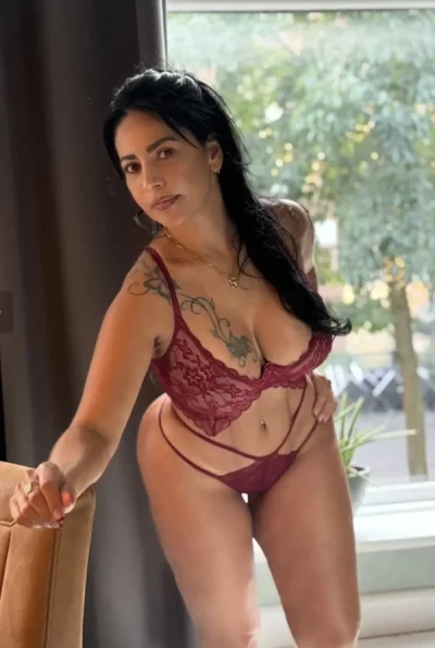 Monica fac si deplasare party hotel rin grand