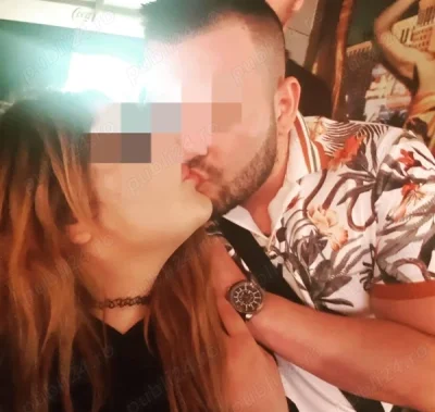 Cuplu Escorte. Nu ACCEPTAM CUPLURI. Doar barbati! Ca sa se inteleaga clar.