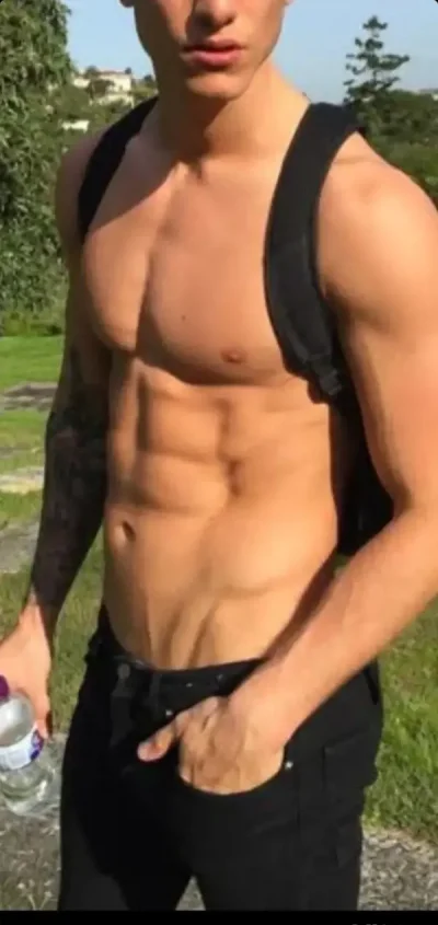 Tânăr 22 de ani dornic să te satisfacă!