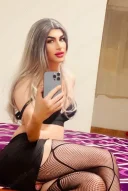 Travestită dominatoare activă superdotată xxl - imagine 1