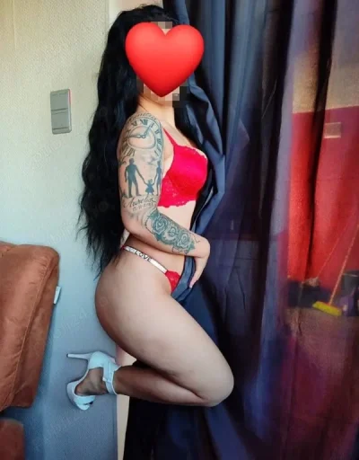 Doar DEPLASARI - Brunetă creață