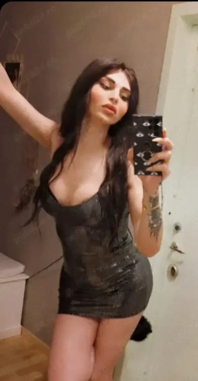 O transexuală feminină superbă activă și pasivă Vino să încerci dacă n ai minte te pup Te aștept kis