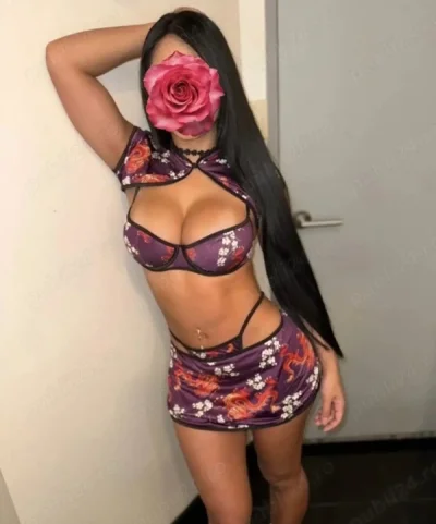 Bruneta silconata hott!!