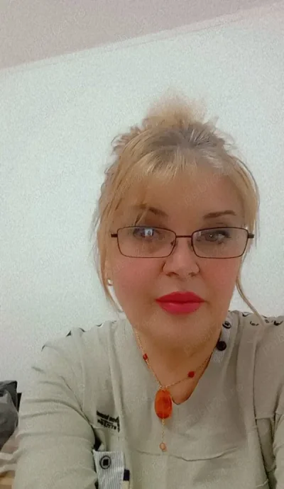 Doamna matura _metrou universitatea