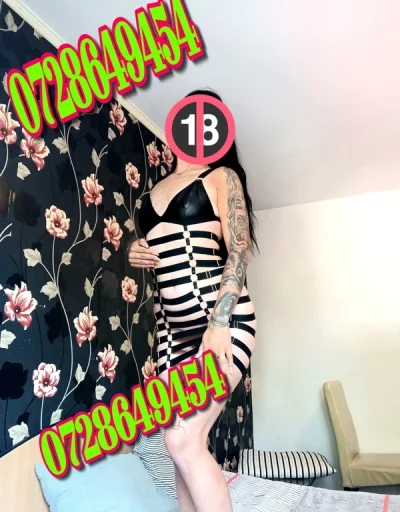 Larissa total poze reale 100%