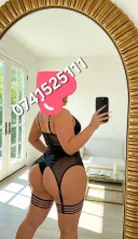 Brunetă voluntată cu forme - imagine 3