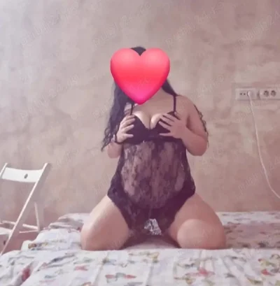 NOUA IN ORAS - Bruneta jucausa