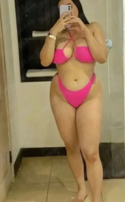 100% Bruneta cu forme !!!