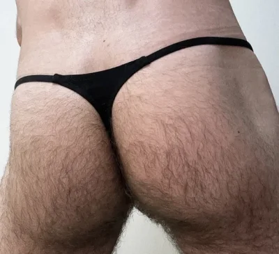 Tânăr discret si pasiv