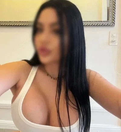 Buna !Sunt o bruneta cu forme servicii de calitate