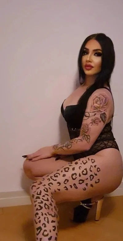 Teresa! Transexuala siliconata reala activa pasiva