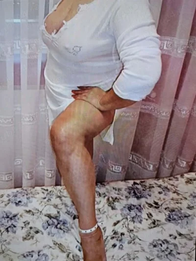 Buna Matura Blonda cu experiență fără fițe și fără grabă