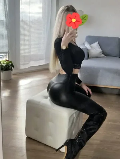 Doamna matura,CORESI