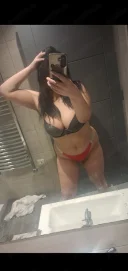 Bruneta sexy ,te aștept să ne relaxăm - imagine 1