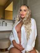 Blonda sexi 40 ani - imagine 2