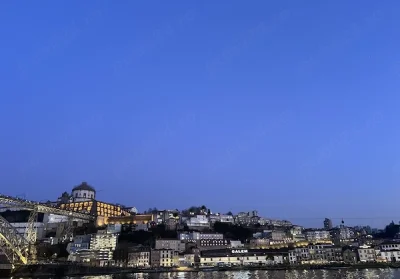 Sunteți două prietene majore (18+), eleve sau studente si doriti o relatie frumoasa