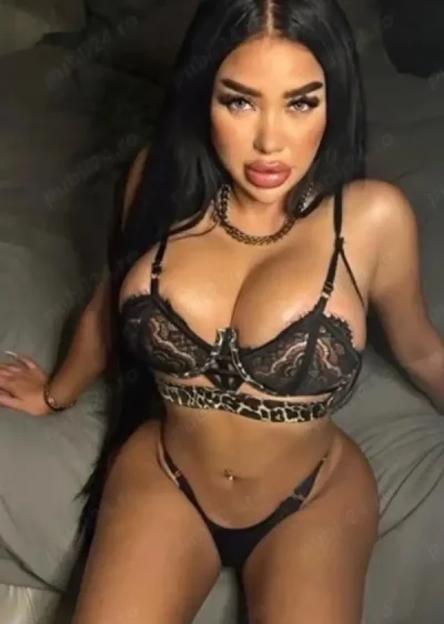 Giulya Prima In Orasul Tau Doar Deplasari