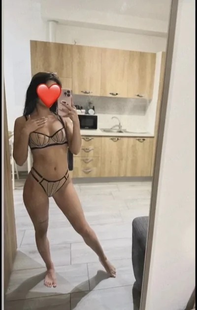 Bună azi am ajuns singură în locație