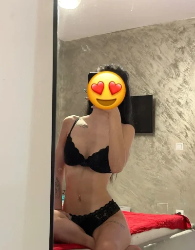 Mihaela nouă în oraș. Te aștept la mine , disponibilă party și deplasări