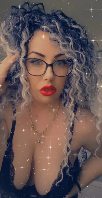 New la mine sau la tine