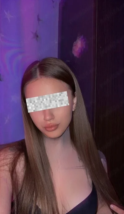 Sunt Elisa! New!