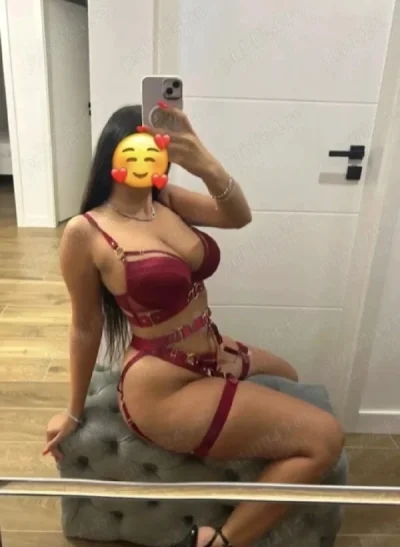 Buna Adelina noua in oras la voi
