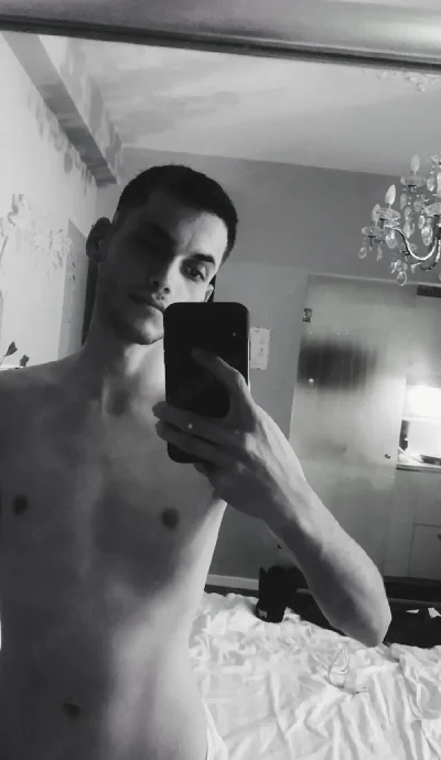 Nikolas versatil