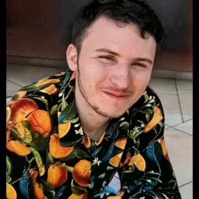 Bună fetelor eu sunt Radu și caut prietenii cu beneficii