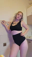 Buna eu sunt Antonia - imagine 6