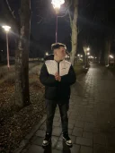 Băiat care caută distracție - imagine 1