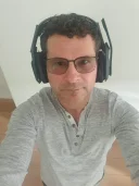 Caut tipe cu labiile și clitorisul proeminent - imagine 1
