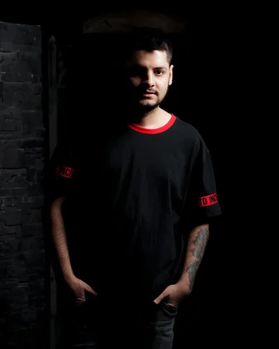 Bărbat 28 ani caut cuplu sau femeie